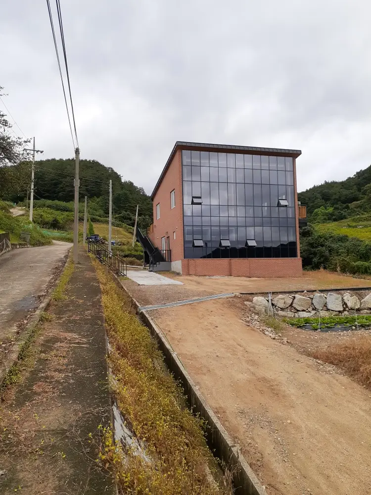 청송교회 교육관 사진 1